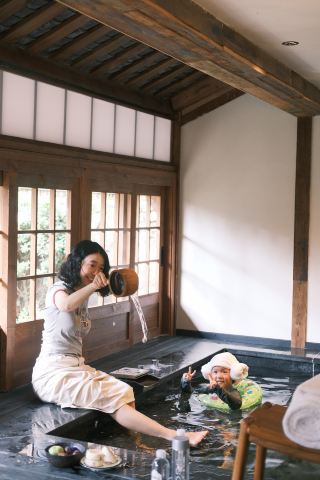海螺溝は氷河や黄金色の日の出で有名なだけでなく、温泉も素晴らしいのです！