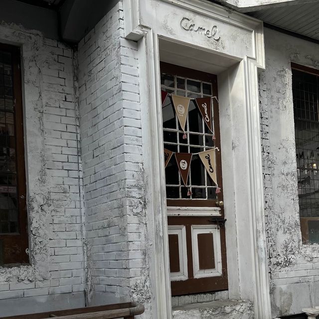 首爾聖水洞 特色水泥復古 Camel Cafe 
