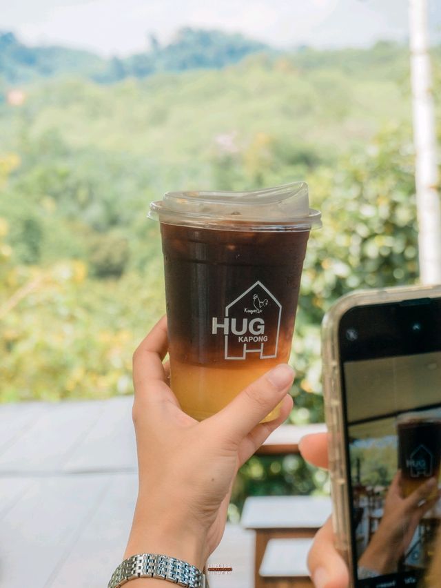 คาเฟ่ในสวนผลไม้ริมถนนกะปง