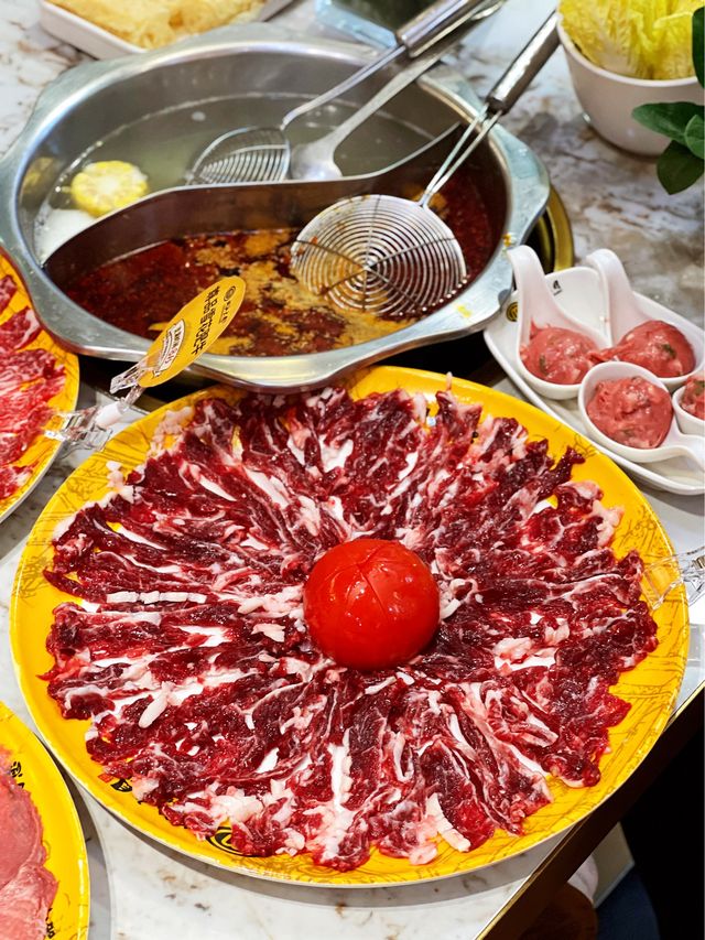超人氣深圳現切牛肉火鍋