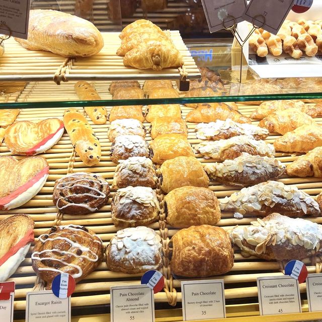 This Bakery Has More Than 400 Branches🥯😱