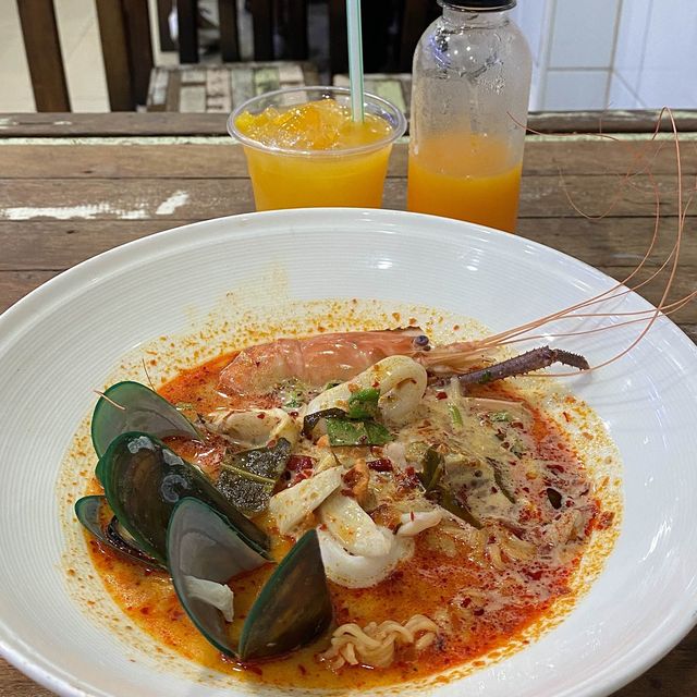 태국 방콕 해산물이 푸짐한 똠얌꿍 누들맛집 🦐