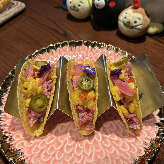 企鵝朋友萬聖節到酒吧餐廳狂歡