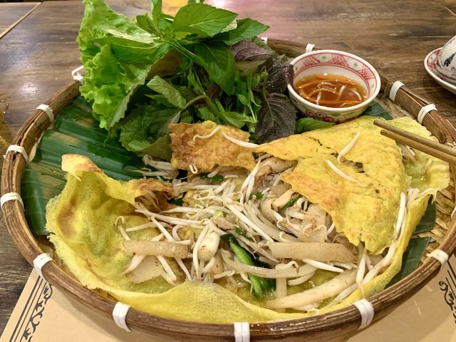 ベトナム　ベトナム観光　ホーチミン名物バインセオ！もう食べた？