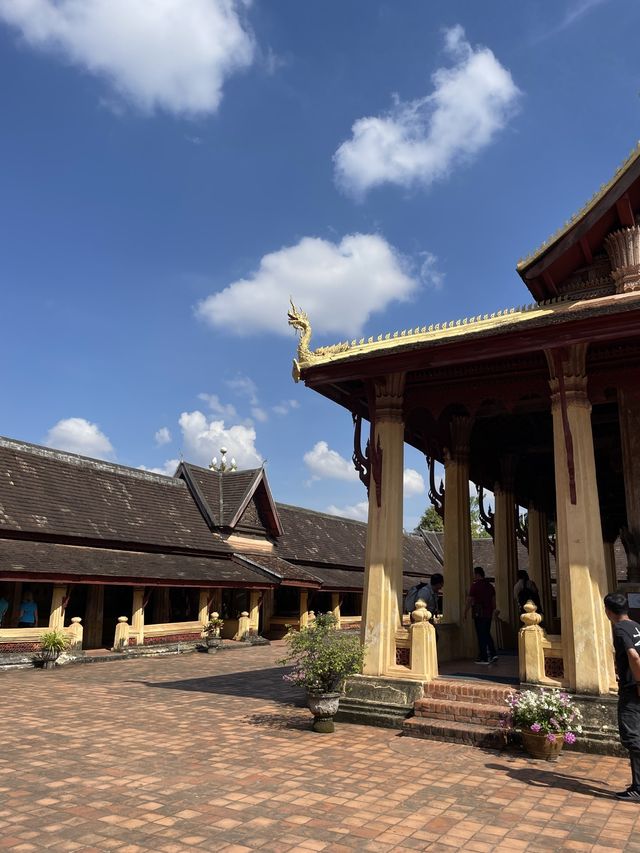 วัดสีสะเกด หรือวัดสะตะสะหัสสาราม 📍เวียงจันทน์