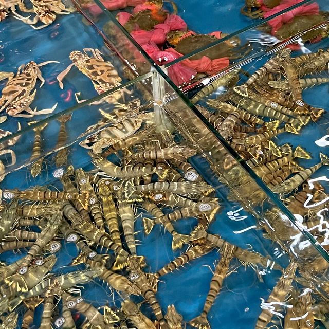 다양한 해산물을 맛볼 수 있는 다낭 미케비치 맛집
