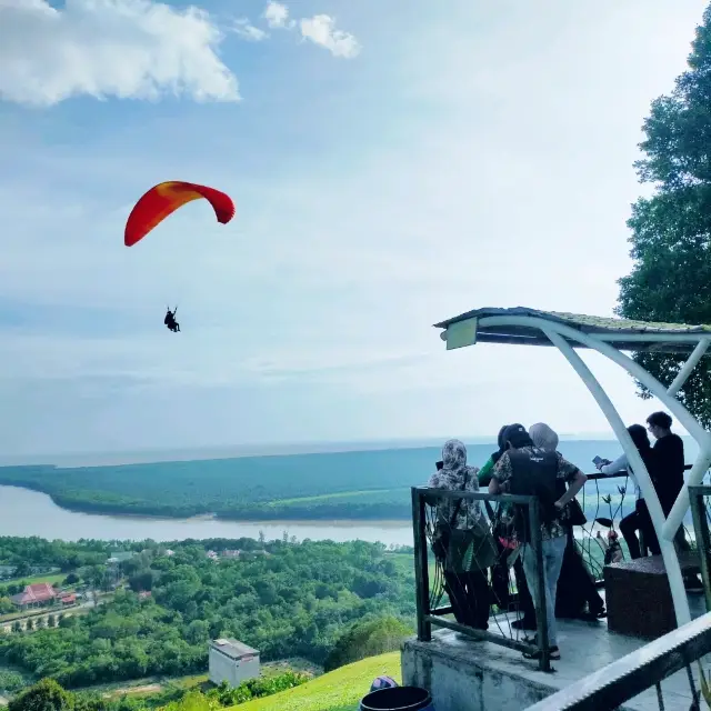 Paragliding at Jugra Hill Lighthouse Tower