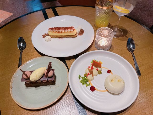 餐廳由米芝蓮星級Chef Enrico Bartolini 開設，食物充滿意大利風情而且又夠正宗，質素有保証~加上意大利藉店員服務超殷勤又夠禮貌，我同朋友仔都食得好盡興，值得一試～