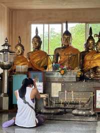 วัดเขาพระบาทพัทยา