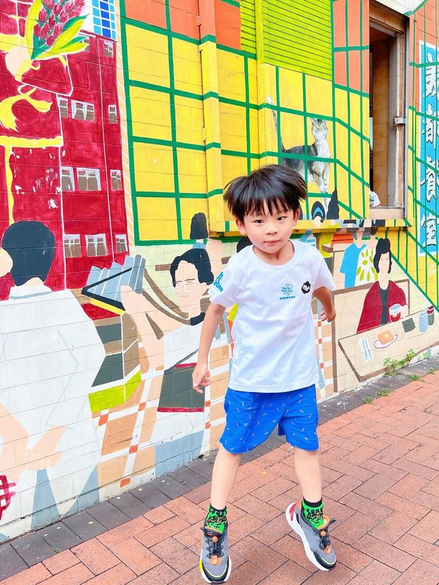 將主導權交比小朋友 遊歷油麻地