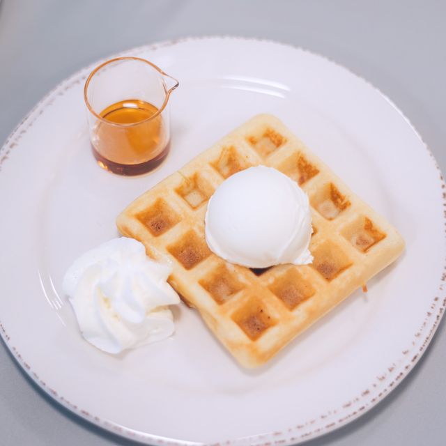 【東京】新宿の穴場カフェ☕️ 『LINO cafe &bar』の絶品ワッフル🧇 【東京】新宿の穴場カフェ☕️ 『LINO cafe &bar』の絶品ワッフル🧇