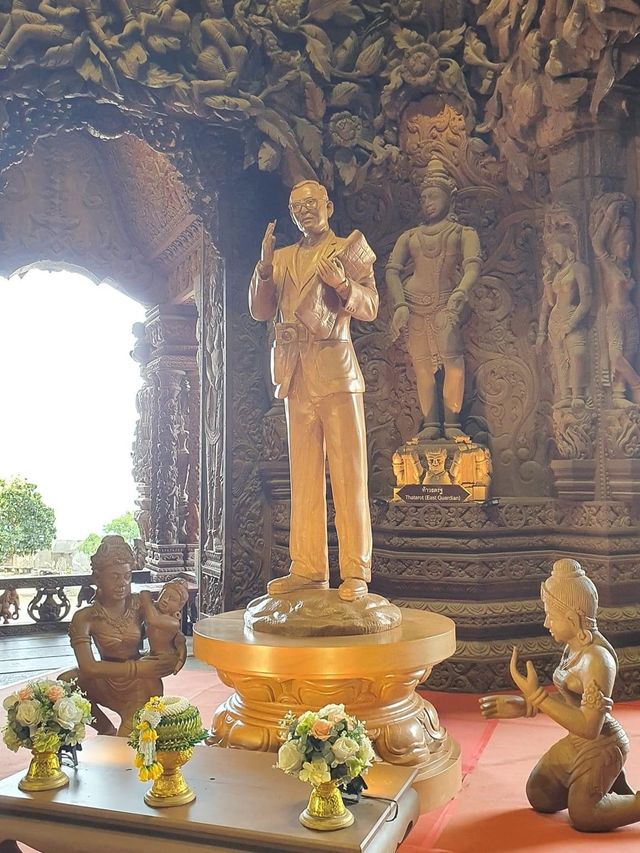 พิพิธภัณฑ์ปราสาทสัจธรรม
