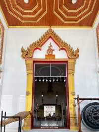 สักการะวิหารหลวงพ่อทองวัดเขาตะเครา