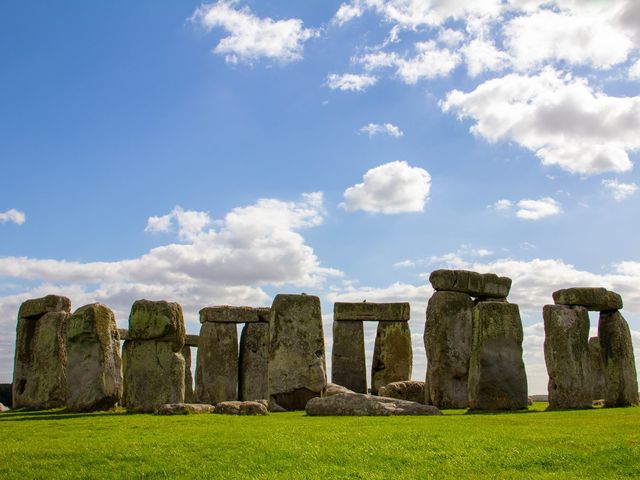 1 วัน เช่ารถขับ ไปกลับ London > Stonehenge > Baths