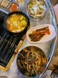【ソウル】ローカル店でサムギョプサル