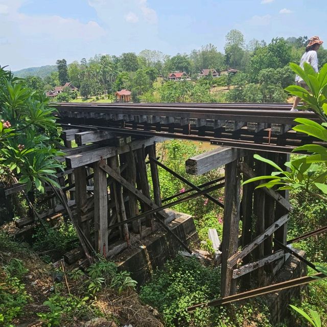 นั่งรถไฟไปถ้ำกระแซ จ.กาญจนบุรี