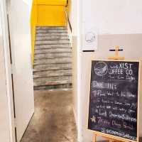 Hidden rooftop cafe in west of sg: Coexist Coffee Co. 