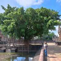 "ปราสาทเมืองต่ำ" ปราสาทหินถิ่นอีสานใต้