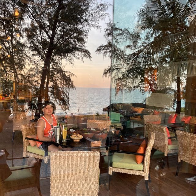 เดินเล่น หาดไม้ขาว ภูเก็ต