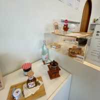 Donghouse เขาใหญ่
