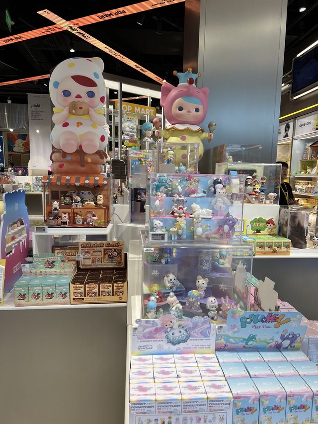 內地必行盲盒店❤️POPMART‼️不同卡通公仔任你揀👏🏻