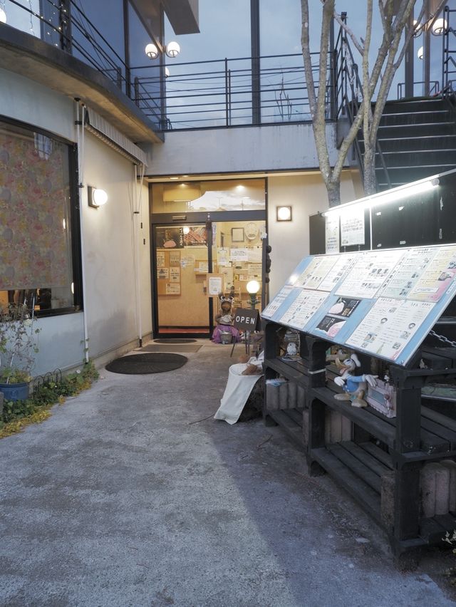 「信州牛肉鍋和涮涮鍋，寬敞舒適的輕井澤餐廳」