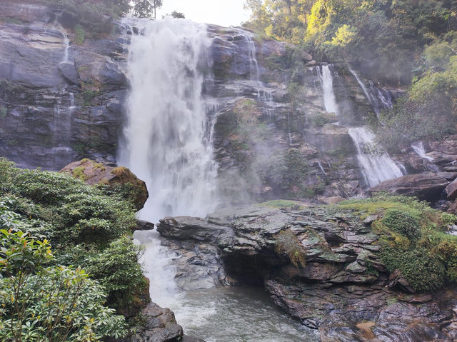 ชมน้ำตกสวยอันดับต้นๆในจังหวัดเชียงใหม่ ⛰️⛰️⛰️