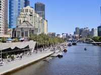 เดินเล่น Princes Bridge ที่ Melbourne 