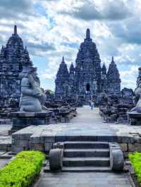 Bali, Indonesia: A Tropical Paradise 🌴🏖️_