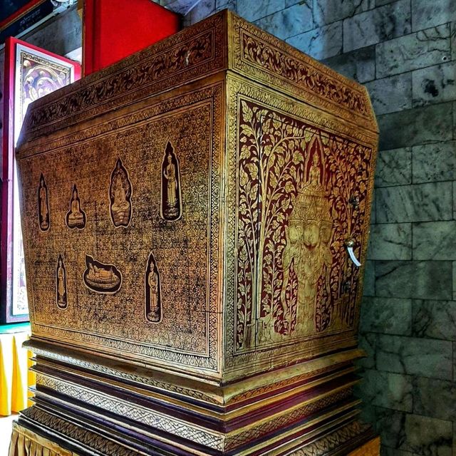 สักการะพระพุทธศรีมิ่งมงคล ณ วัดศรีเกิด
