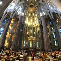 【スペイン】行ってよかった！ガウディ建築4選