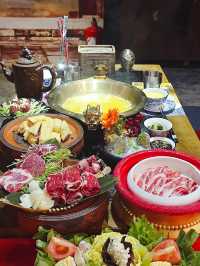 古代宮廷Feel! 招牌花膠雞湯鍋