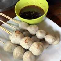 โหน่ง ชะชะช่า บะหมี่เกี๊ยว  🍜