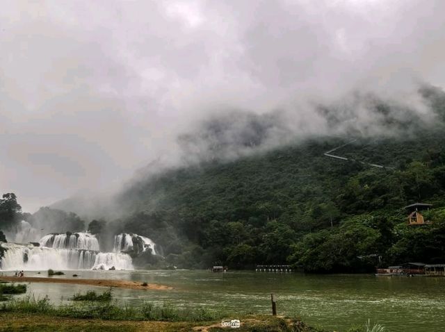 น้ำตกสองแผ่นดิน เวียดนาม-จีน Ban Gioc