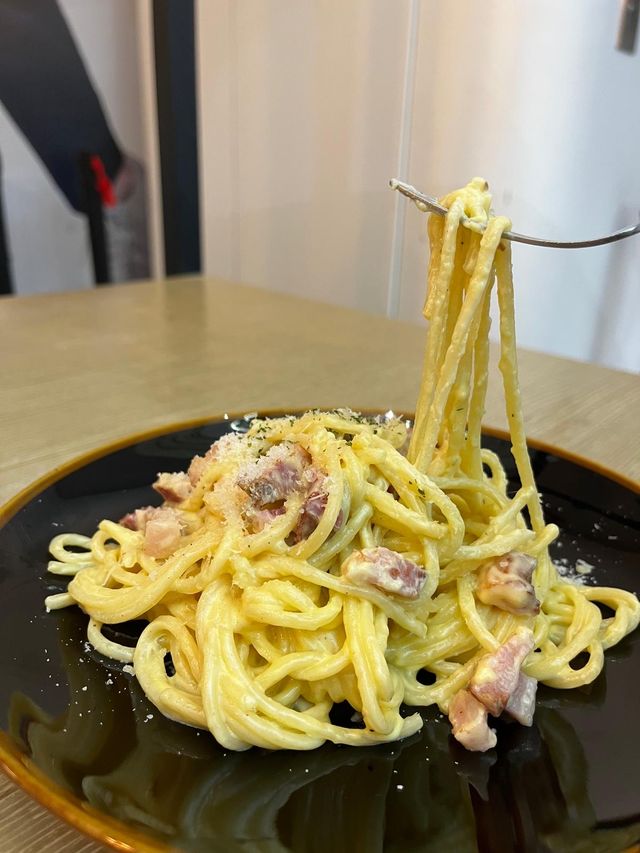 🌧️ 又落雨？呢間商場內嘅cafe啱晒！😋