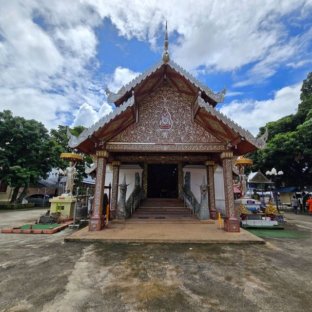 กราบสักการะ 🙏 วัดพระแก้ว อ. เชียงของ