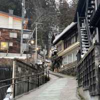 [野沢温泉 in 長野県] 温泉街の雰囲気とスノボー・スキー場