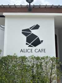 🍰พิกัดคาเฟ่สกลนคร เค้กมากมาย Alice cafe