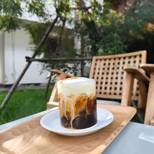 ZMOY Cafe (ศรีมอย คาเฟ่)
