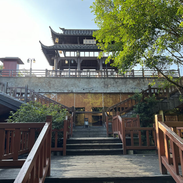 24小時開放的溫泉度假村