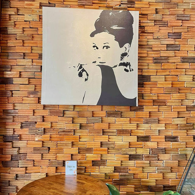 Amber House - Coffee and Food