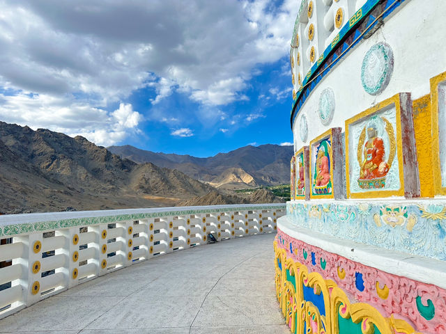 Shanti Stupa โบสถ์ใกล้เลห์ที่คนนิยมมาดูวิวเมืองเลห์