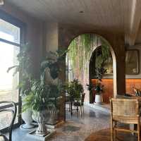 Day & Night Cafe 