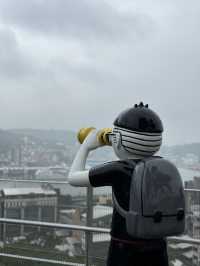 不用20秒直攻山頂，平台設有「 天空步道 」