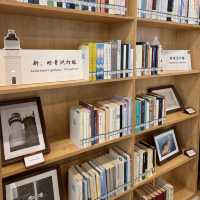 燈塔圖書館|面朝大海的圖書館 看書也看海