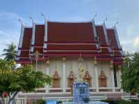 วัดสารวัน วัดสวยในไม้แก่น