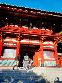 【神奈川県/鎌倉　生命力を感じる”大銀杏”の紅葉が美しい『鶴岡八幡宮』】