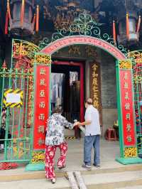 A spiritual tourism in the oldest temple in HCMC