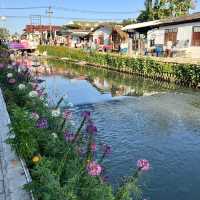 พาเดินชิลๆ รับลม ที่เที่ยวใหม่ ที่คลองแม่ข่า 🌸🏚️