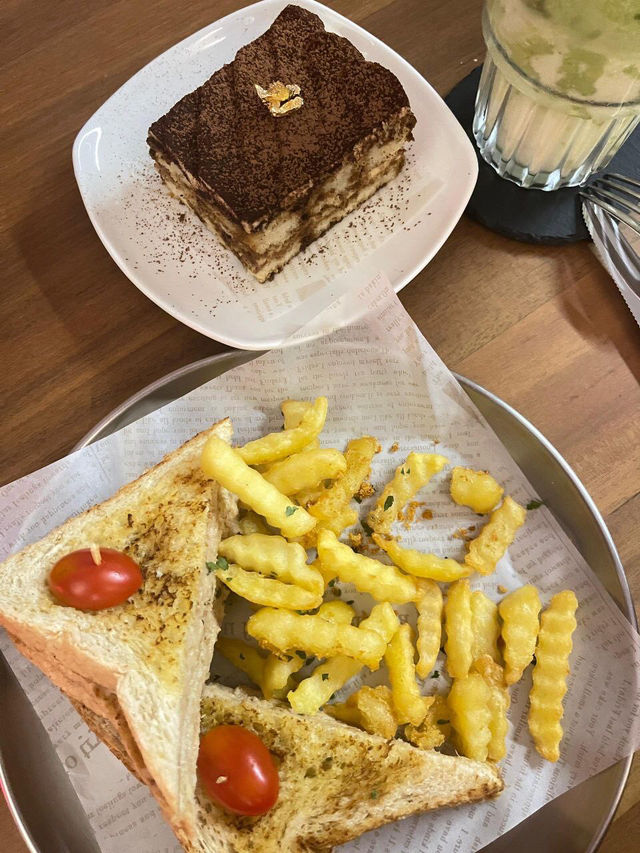I’M JUST HERE FOR THE FOOD